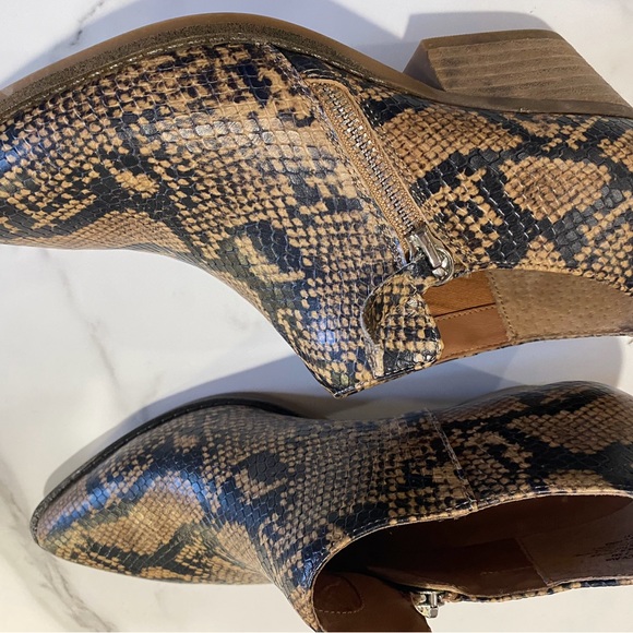 Chelsea & Violet Animal Print Ankle Boot - NWT - Picture 6 of 7